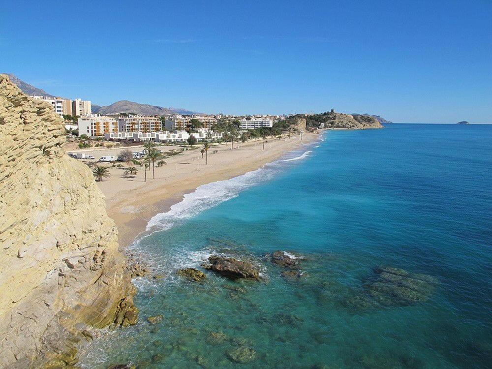 Vista aérea de la playa y alrededores